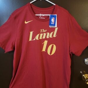 Nike NBA Cleveland Cavaliers Graphic T-Shirt XL Wine & Gold